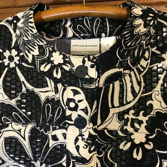 Alfred Dunner Jackets & Blazers - ALFRED DUNNER Women's Size 6P Jacket Button Up Black & White LS Rd Neck Pockets